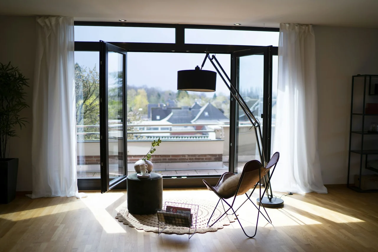 Quiet 2nd-Floor Flooring