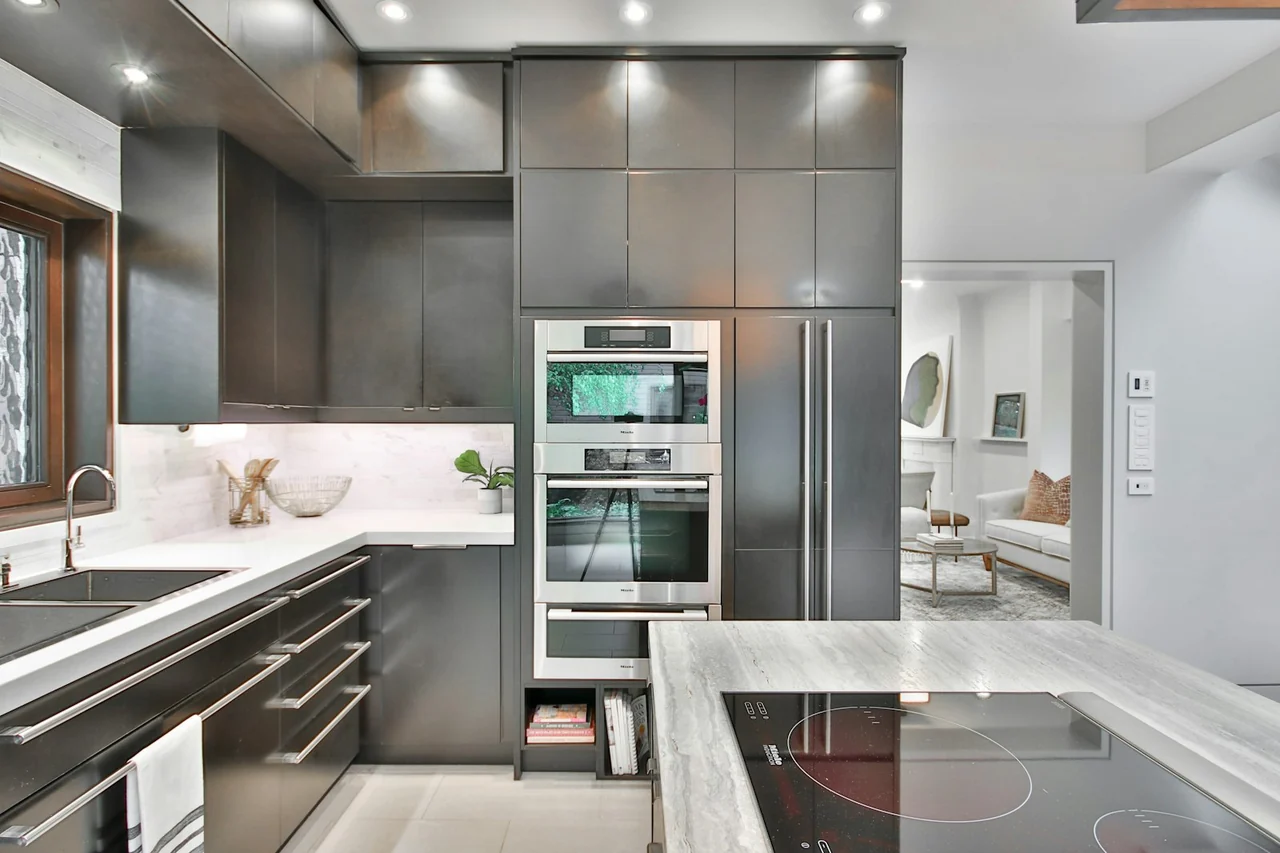 Flood-Zone Base Cabinets FL