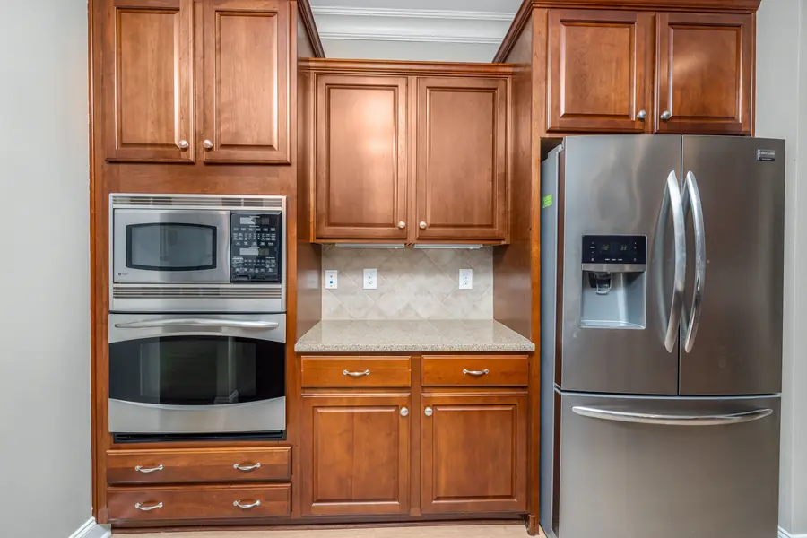 Florida kitchen remodel with island and new cabinets